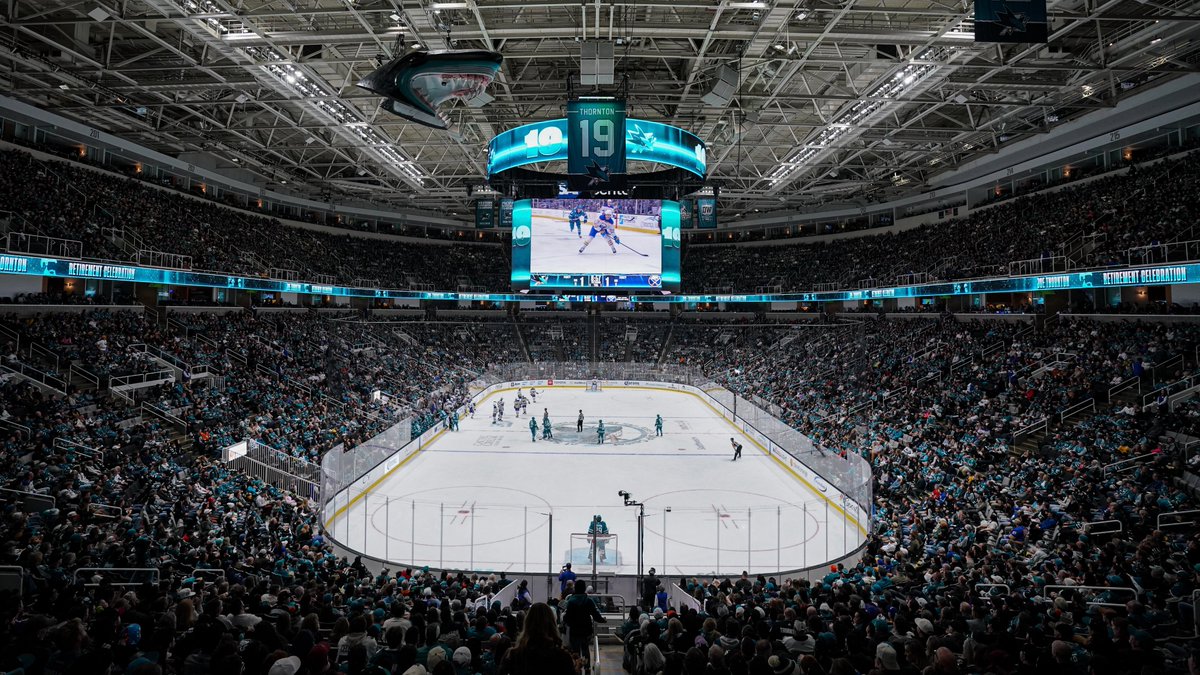 SanJoseSharks's tweet image. 1️⃣2️⃣ Thursdays from RIGHT NOW you could be watching regular season Sharks hockey at the Tank. 😃
🎟️: bit.ly/40SEjqR