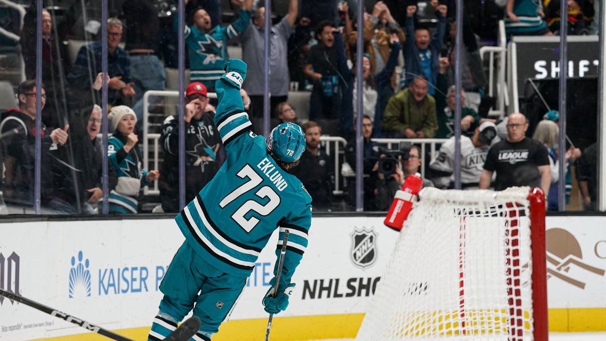 SanJoseSharks's tweet image. 1️⃣2️⃣ Thursdays from RIGHT NOW you could be watching regular season Sharks hockey at the Tank. 😃
🎟️: bit.ly/40SEjqR