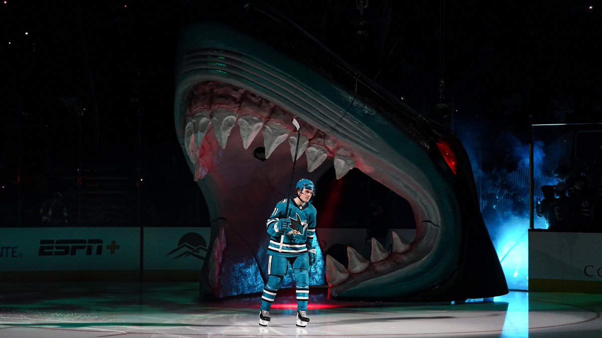 SanJoseSharks's tweet image. 1️⃣2️⃣ Thursdays from RIGHT NOW you could be watching regular season Sharks hockey at the Tank. 😃
🎟️: bit.ly/40SEjqR