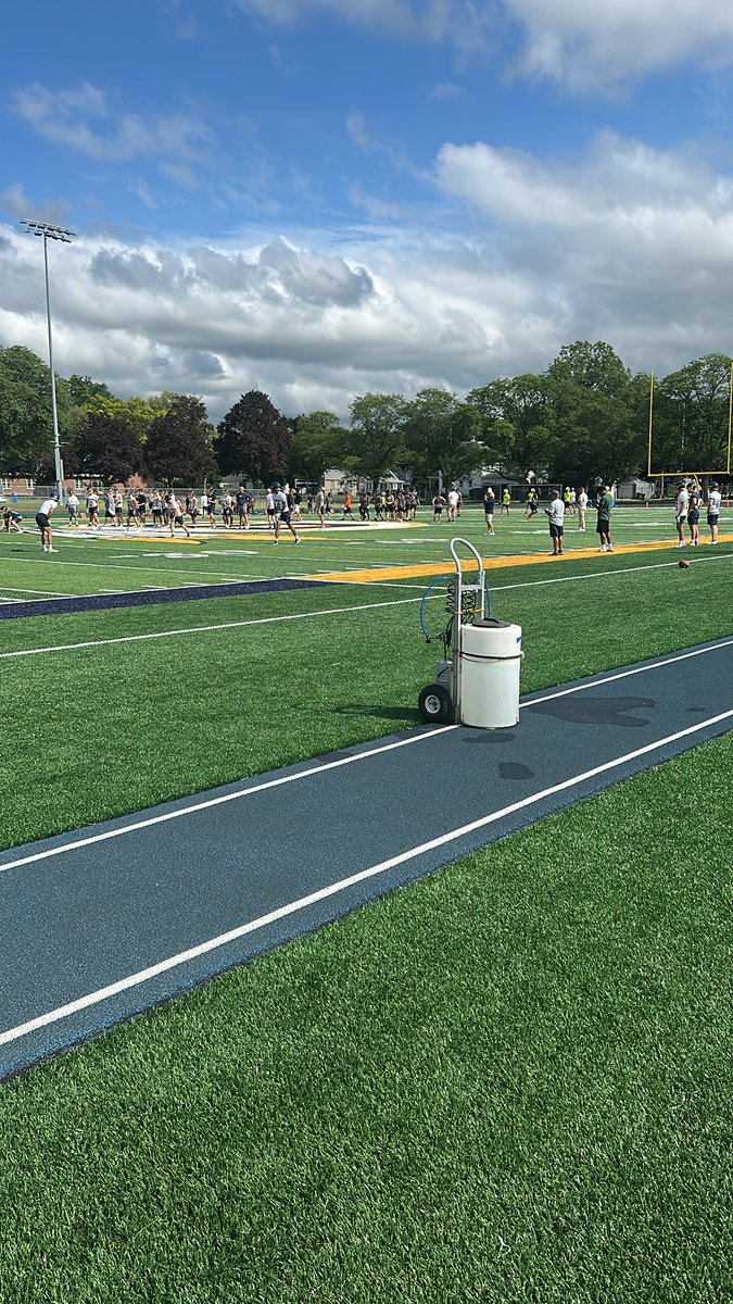 apthernandez04's tweet image. Beautiful Afternoon for 7 on 7 Football at Roscoe Eades Stadium 
@_shsfootball @RTHS_Football @mtz_football @uthsfootball