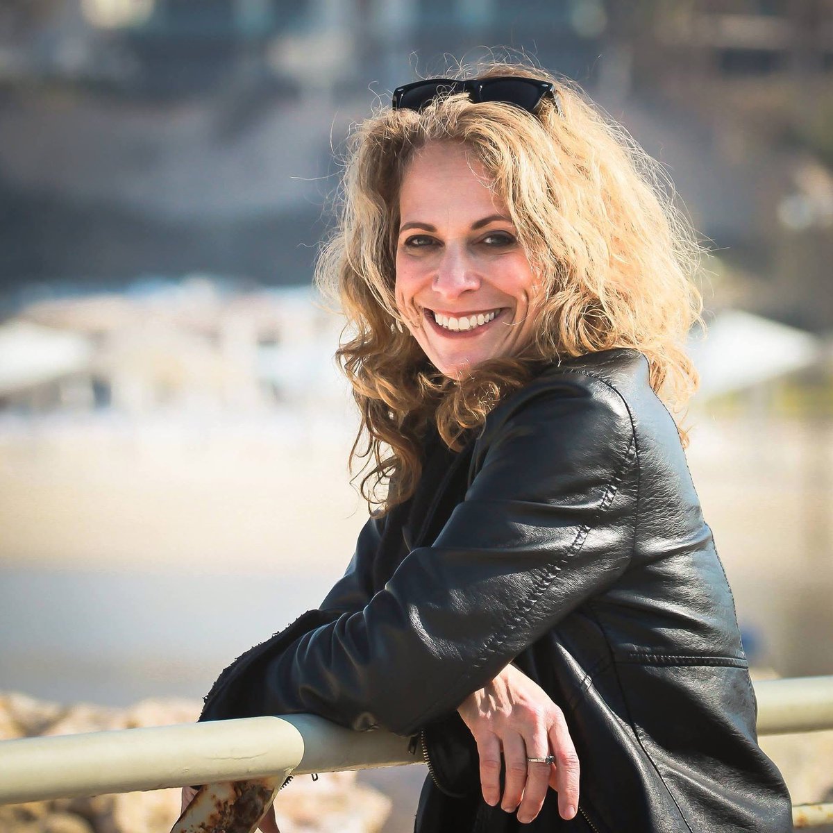 AviMayer's tweet image. A beautiful light has gone out.
@LauraBenDavd was one of the kindest, most luminous souls I have ever known.
Even as she went through her terrible ordeal, her ready smile would light up any room she was in.
My thoughts are with @RBarishansky and the rest of her family.