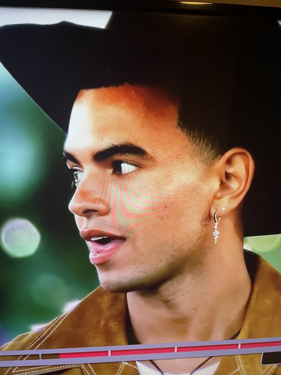 The face of Harrison when a new girl arrives 🤷🏼‍♀️🙈🤣 tge guys a massive red flag #loveisland