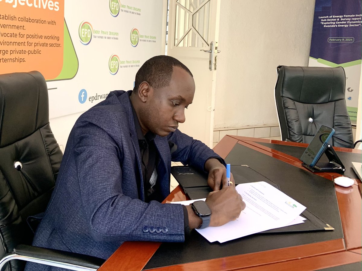 RccdnRwanda's tweet image. RCCDN signed an MoU with @epd_rwanda aiming at building a Resilient Rwanda to boost climate resilience & sustainable energy. Joint research, policy advocacy, awareness campaigns, hands-on projects & innovation for a greener, stronger future.
#ClimateActionRwanda #Sustainability