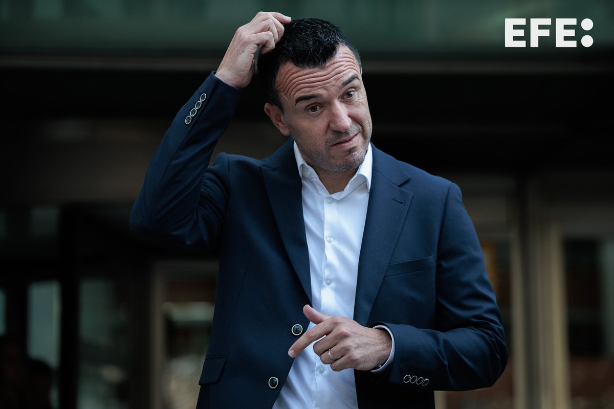 bieluno's tweet image. El presidente de la Diputación de Valencia, Vicent Mompó, a su salida de la Ciudad de la Justicia tras declarar como testigo en el Juzgado que investiga la gestión de la dana del 29 de octubre. efe.com/comunidad-vale… @EFEnoticias