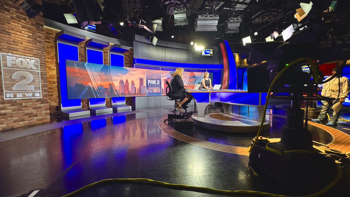 gracejeffer's tweet image. Thank you to the amazing @HammerFox2 for having me at @FOX2News!! I had so much fun experiencing the impressive facilities and meeting such talented people.
📸 📰 📺 🎙️