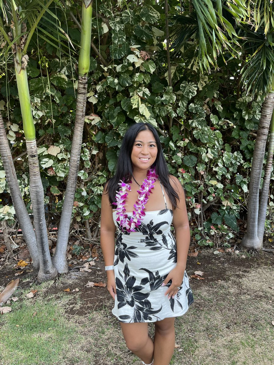 mariahfiyaaa's tweet photo. Hawaiian honeymoon 🌺🌴🍍☀️ https://t.co/q5FDNzHPNx