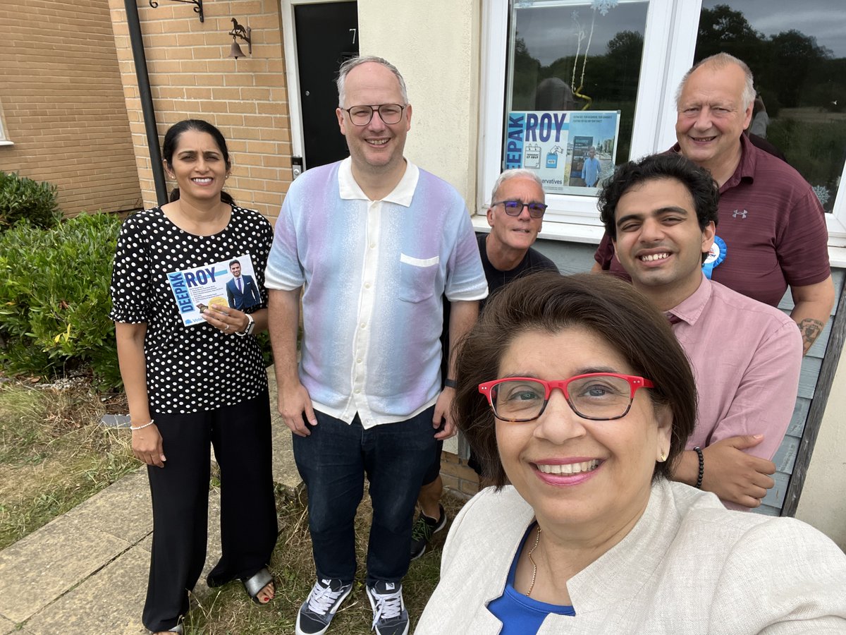 Ahmereen Reza OBE (@ahmereenreza) on Twitter photo Great to support and #GOTV for Deepak Roy <a href="/Conservatives/">Conservatives</a> candidate for St. Martin's ward by-election in #Basildon today 🗳️ Good Luck! 🤞
🎯Polling Day #VoteConservative 🗳️ Great to support and #GOTV for Deepak Roy <a href="/Conservatives/">Conservatives</a> candidate for St. Martin's ward by-election in #Basildon today 🗳️ Good Luck! 🤞
🎯Polling Day #VoteConservative 🗳️