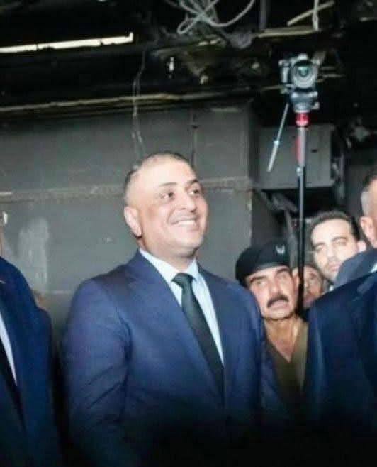 محافظ واسط "محمد جميل المياحي" مبتسماً وهو ينظر بداخل بناية فاجعة الهايبر ماركت التي راح ضحيتها ضحيتها اكثر من 200 شهيد عراقي؟!

ليش يضحك ؟؟؟