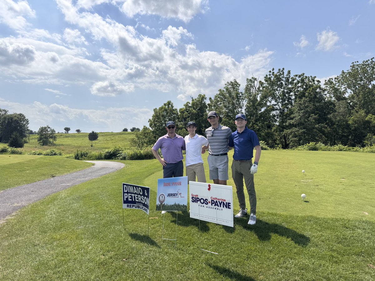 Jrsy1st's tweet image. Our interns are everywhere! What a great day supporting Hunterdon GOP at their golf outing!