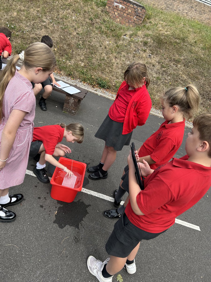 Year 5 enjoyed the water experiment this week! #SAMsY5 #SAMsSciTech