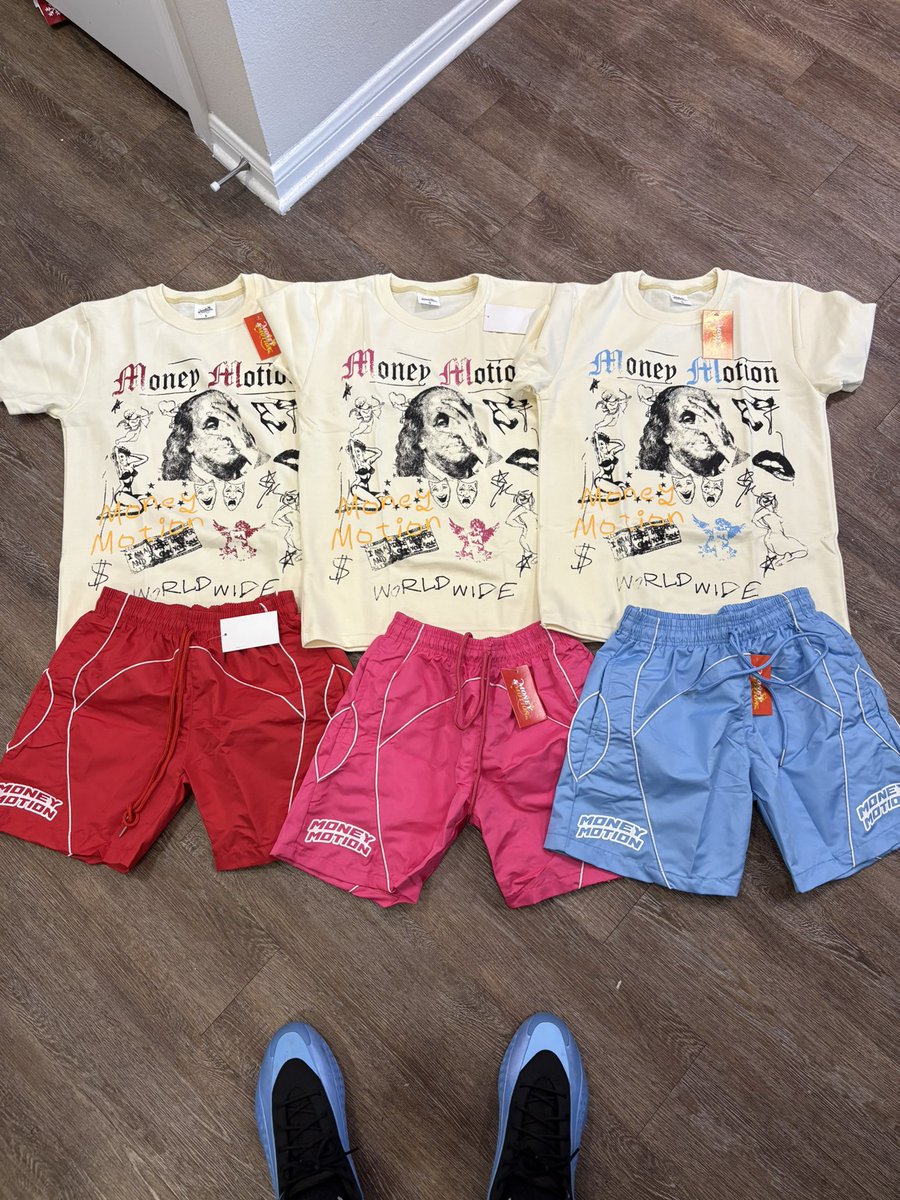 lilreese4blk's tweet photo. New Merch Just Dropped 

1st Pic $125 

2nd Pic $80 UNBEATABLE 🔥🏂 https://t.co/i0Jo1pILZL