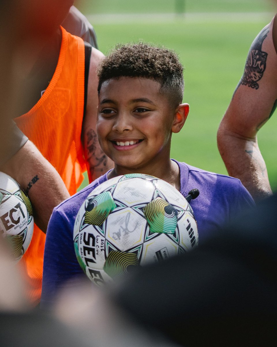 loucityfc's tweet photo. We welcomed our newest signing, Zeek, to his first day of training with the boys in purple in preparation for his match on Saturday vs. FC Tulsa 👋

Come watch Zeek in action at Super Kid Night, presented by @NortonChildrens! 🎟️https://t.co/VbrymVR3QP https://t.co/pY5pRqnPHk