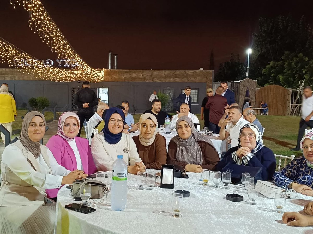 📍Toroslar
Düğün merasimi 
İl Kadın Kolları Yönetim Kurulu Üyemiz Sayın Tuğba ile Mehmet’in düğün merasimine; İl Kadın Kolları Yönetim Kurulu üyelerimiz ve Toroslar Kadın Kolları Başkanımız ile birlikte katılım sağlayarak, bu özel günlerinde mutluluklarına ortak olduk.