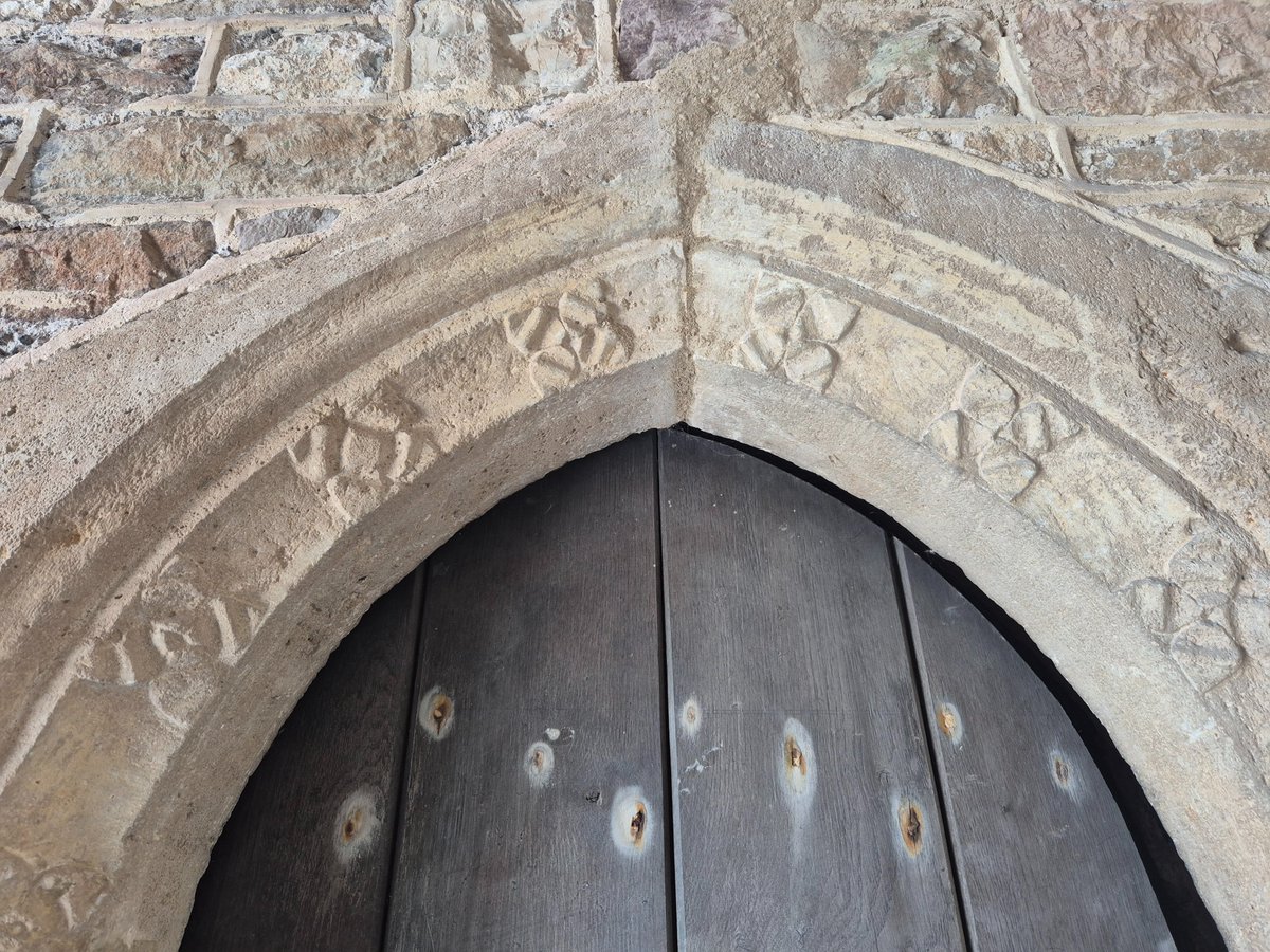 TheHistoryMouse's tweet photo. The doorway to the parvis stair has a variant of fleuron carving. These fleurons are far less intricately carved than those found on the west doorway South porch #StLawrenceWick #Somerset for #AdoorableThursday https://t.co/BOPccLxXMK