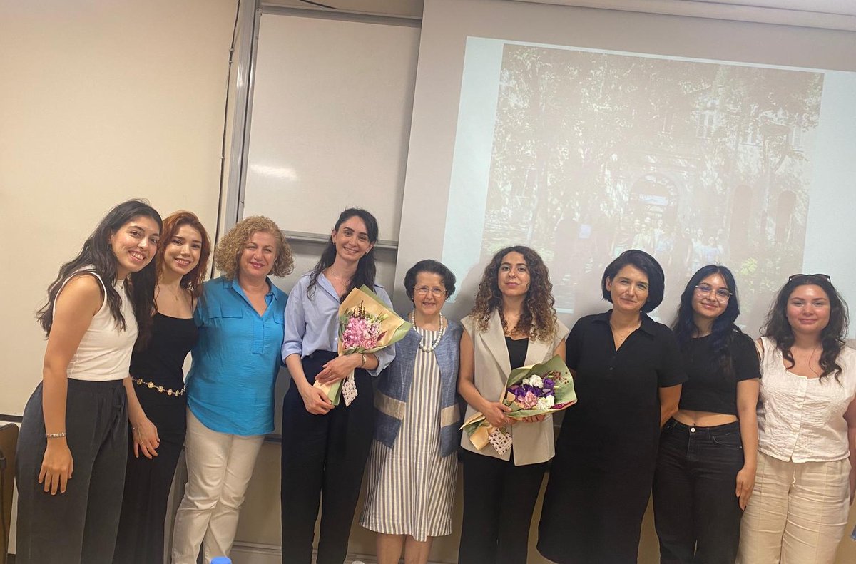 <a href="/LCgroup_YTU/">YTU LC Group</a>'da yıldızlar🌟🌟YL tezini başarıyla savunan Gözde ve Sinem'i kutluyoruz👏Yoğun emek ve bilimsel meraklarıyla @LCgroup’un araştırma gücüne güç kattılar. Bu gurur verici yolculukta yanlarında olmaktan mutluluk duyuyor, akademik başarılarının devamını diliyoruz👏🌟🌟