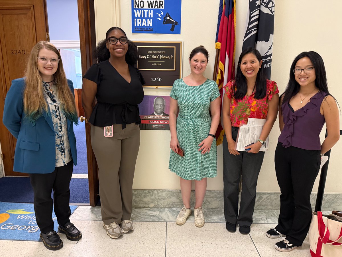 youthvgov's tweet image. This month, our team and Lighthiser v. Trump youth plaintiffs met with legislators to discuss a children’s climate rights resolution! Take action! Urge legislators to support: bit.ly/congress4light…