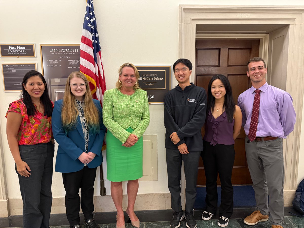 youthvgov's tweet image. This month, our team and Lighthiser v. Trump youth plaintiffs met with legislators to discuss a children’s climate rights resolution! Take action! Urge legislators to support: bit.ly/congress4light…