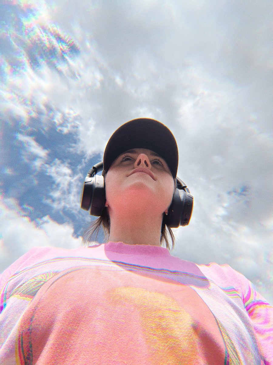 colleen_ryan's tweet photo. First day back to the gym since my …. Multiple month break….. and I feel amazing. Reminder from me to me: working out makes you feel amazing and look amazing. Why the f do you ever stop? Just keep going girl. (Ok end of rant from me to future me) https://t.co/Tuq80nB94S