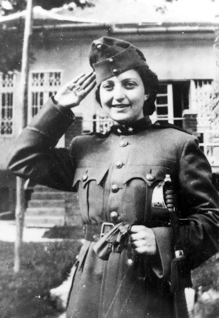 ADL's tweet image. Born #OnThisDay in 1921, Hannah Szenes z”l was a Jewish poet, resistance fighter, and volunteer paratrooper. She parachuted into Nazi-occupied Europe to rescue Jews—and was captured, tortured, and executed. Her courage lives on.