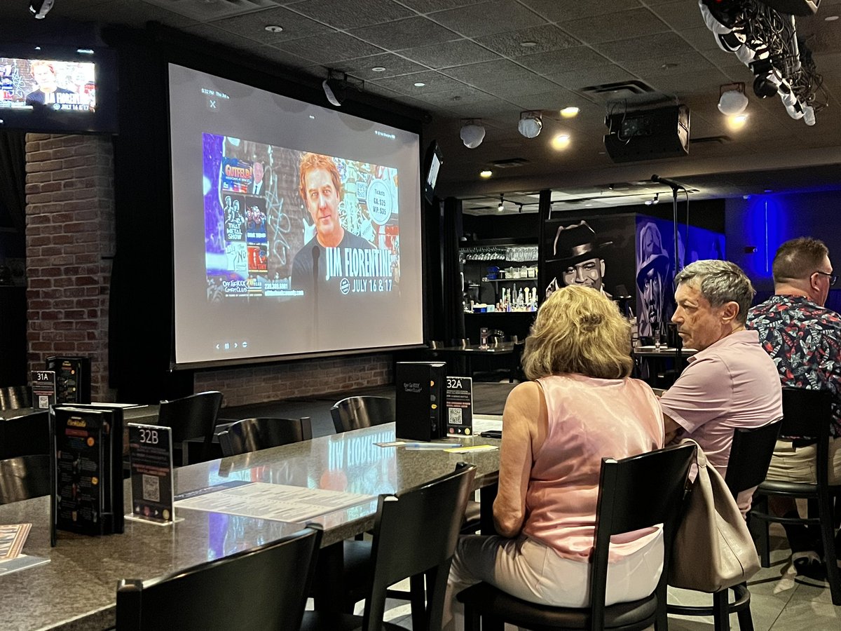 DebLVP's tweet image. I’m here! Just have to decide what to order. I’m thinking a smash burger and fries.
