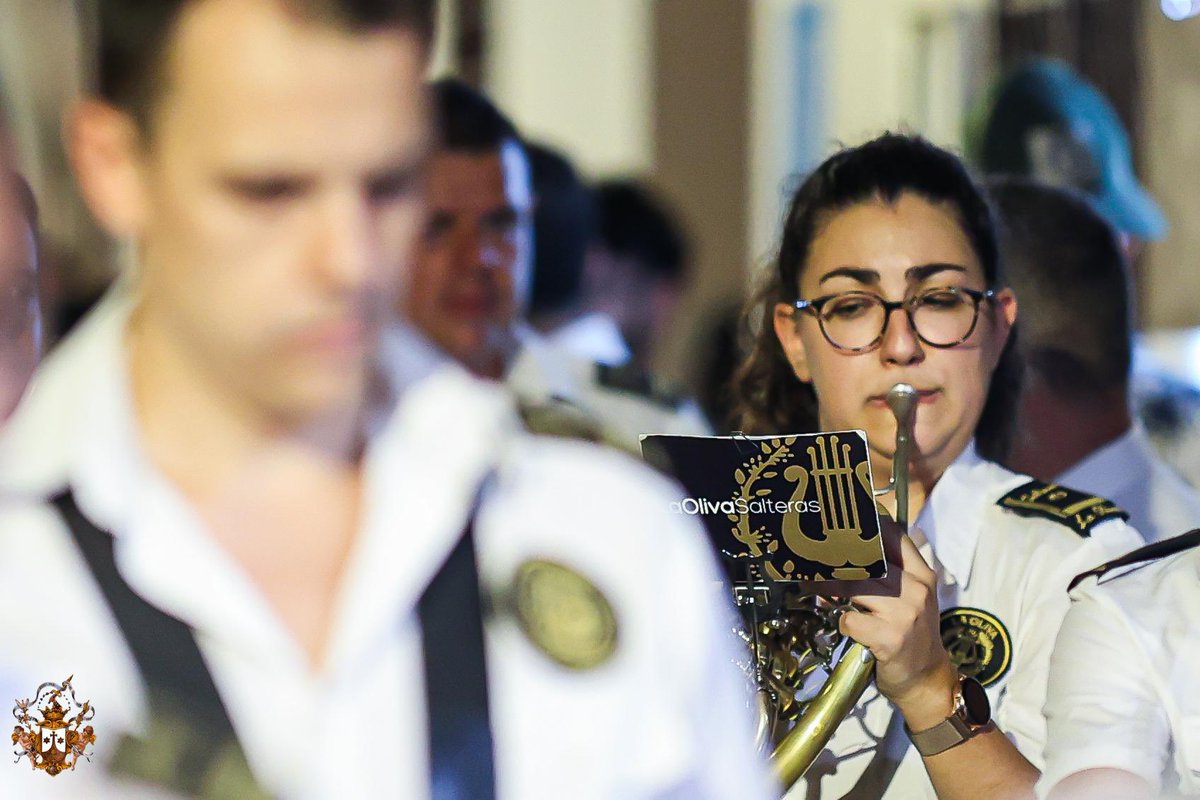 A las puertas de la Iglesia Conventual del Santo Ángel se encuentra Nuestra Señora del Carmen.

Gracias queridos hermanos @olivasalteras por acompañarnos un año más.

Que la Virgen os bendiga siempre. 

#CarmenSantoAngel25