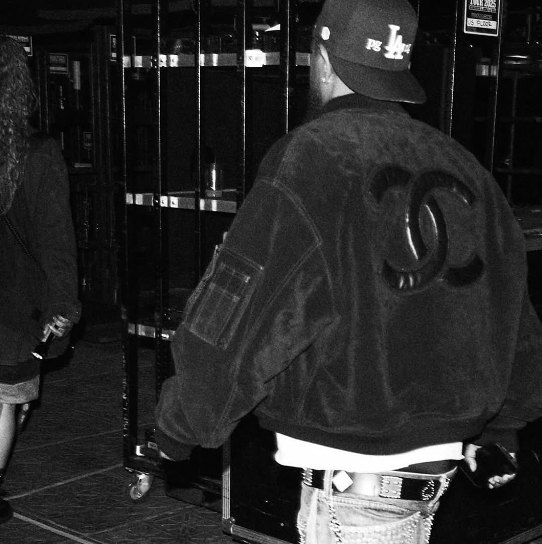 KendrickLamarZZ's tweet image. .@kendricklamar wearing custom Chanel for the Grand National Tour in Paris 🇫🇷