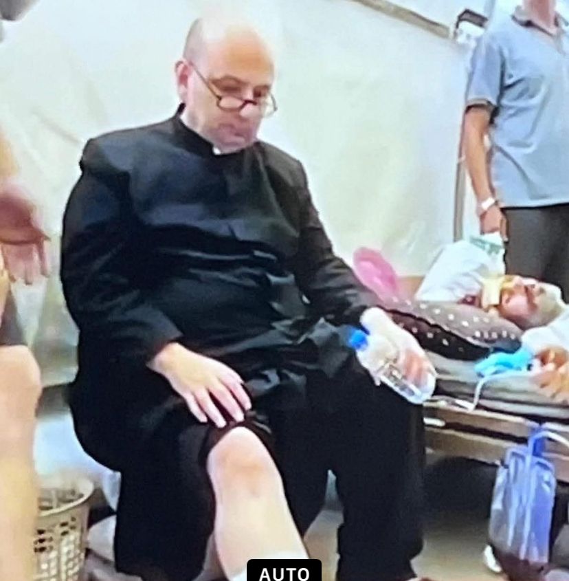 La Ocupación bombardea la Iglesia de la Sagrada Familia, la única iglesia católica de Gaza  En un comunicado de prensa, el Patriarcado Latino de Jerusalén denunció que en el ataque aéreo a la única iglesia católica de Gaza; dos personas fueron asesinadas Fumiya Ayyad y Saed