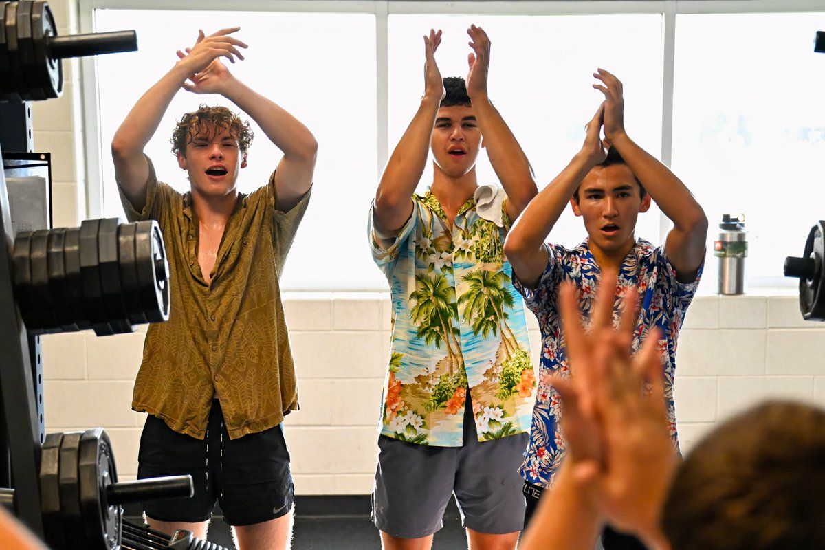 lorenziniphotog's tweet image. Last day of JAC was Hawaiian shirt day!