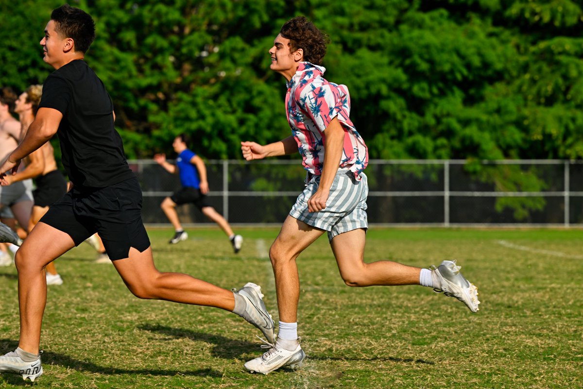 lorenziniphotog's tweet image. Last day of JAC was Hawaiian shirt day!