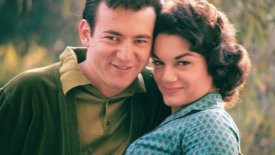 soulrideblog's tweet image. Bobby Darin & Connie Francis wanted to get married but Connie’s dad wasn’t having it. They came home from a date once & Dad had Connie’s clothes out on the front porch. Connie said that she fully believed that, if they married, her father would kill them both.