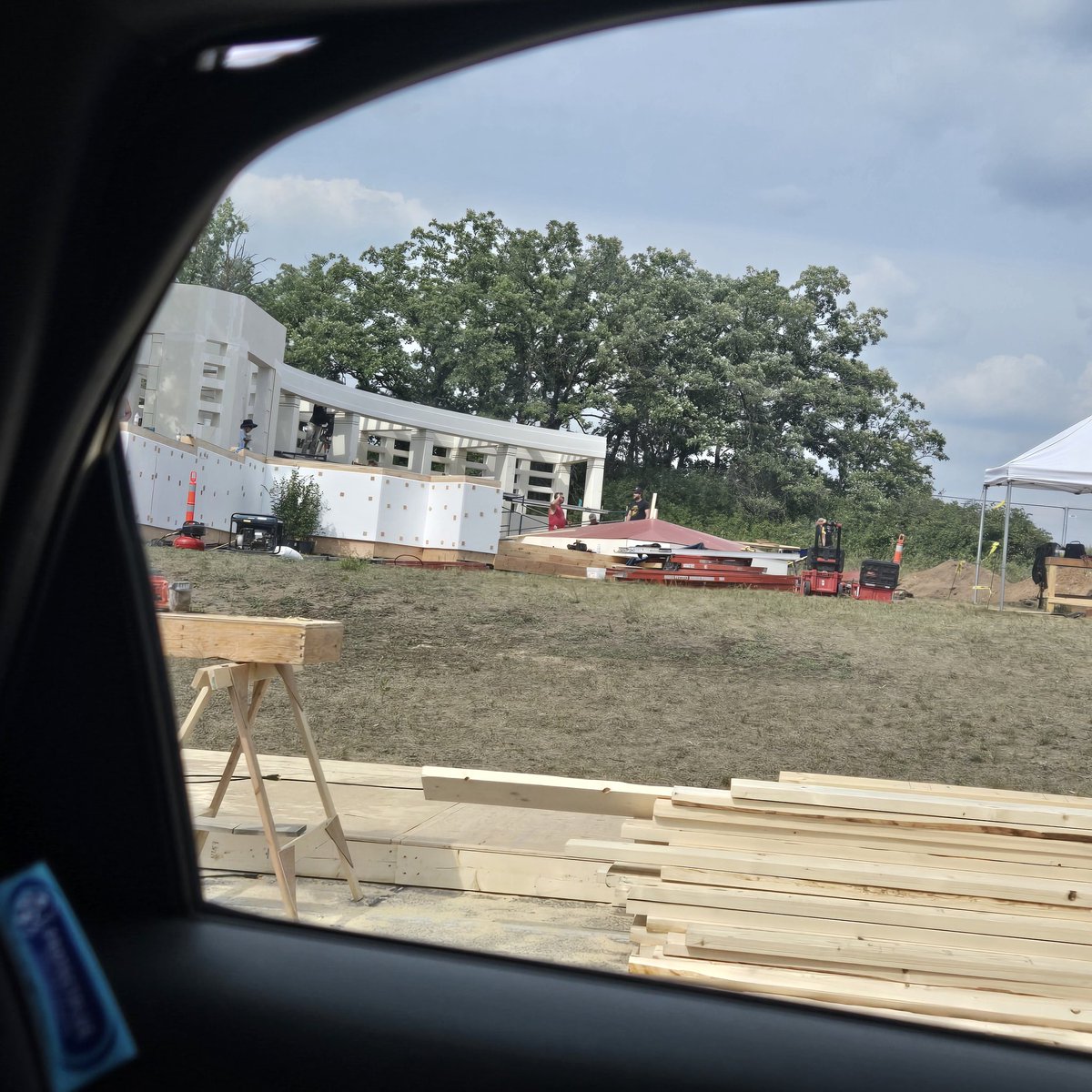 Tom Sinclair tweet media