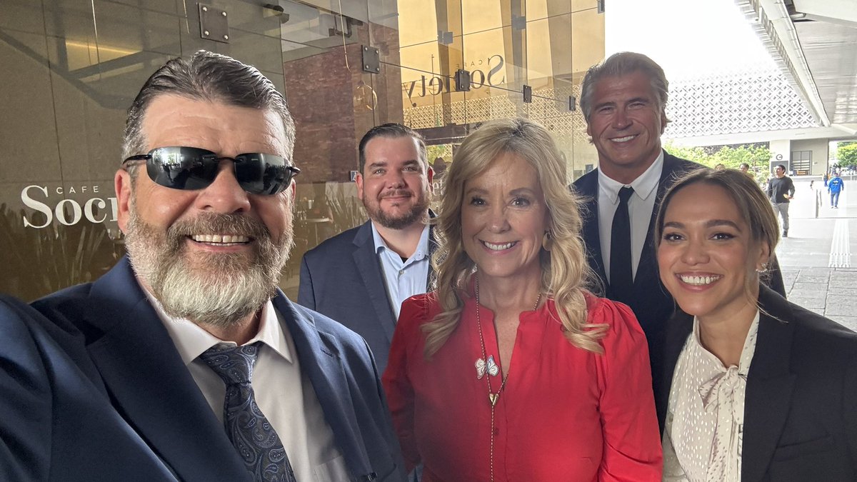 pstroybrewer's tweet image. Well we are done! We are out. I dedicated all rescued and redeemed children to our #Redeemer The Lord #Jesus #Christ!  Ten minutes on the floor of the Mexican congress today and it was certainly a game changer.

My speech included the theme of rescuing the rescuers and passing