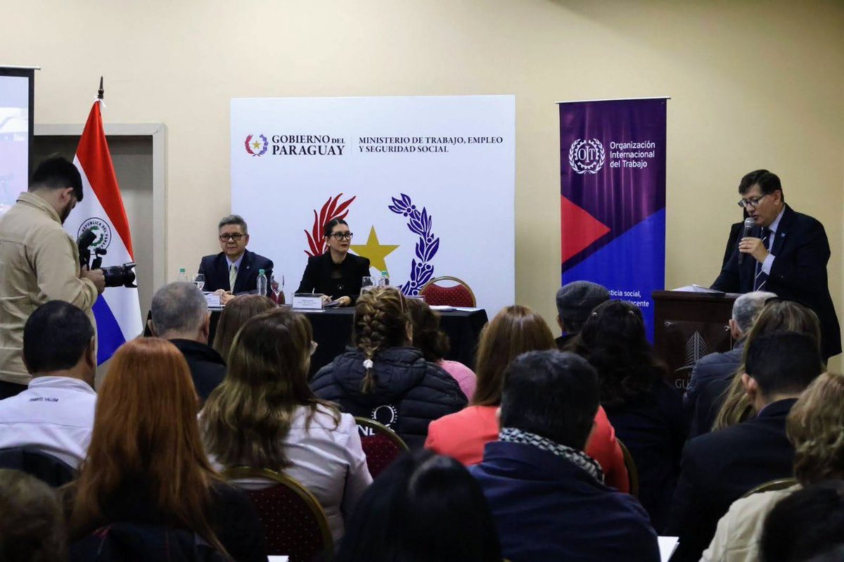 OITconosur's tweet photo. 🇵🇾 | Con participación de representantes de trabajadores, empleadores y gobierno se realizó el I Conversatorio Tripartito sobre el Convenio 190 de la #OIT, que aborda la violencia y el acoso en el mundo del trabajo. https://t.co/c9X26Ve0Xj