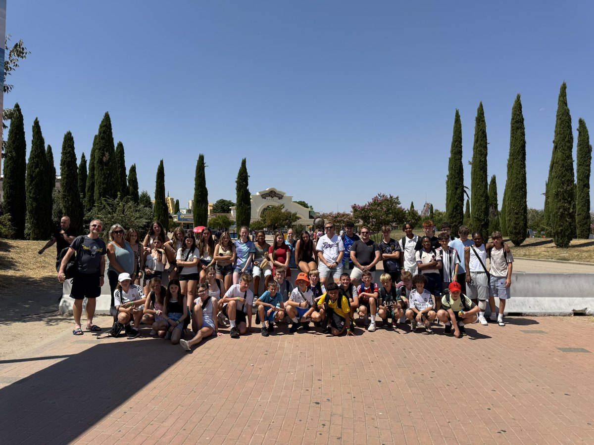 Fun day at theme park today! <a href="/WyeSchoolKent/">Wye School</a> <a href="/HalsburySport/">Halsbury Sports Tours</a>