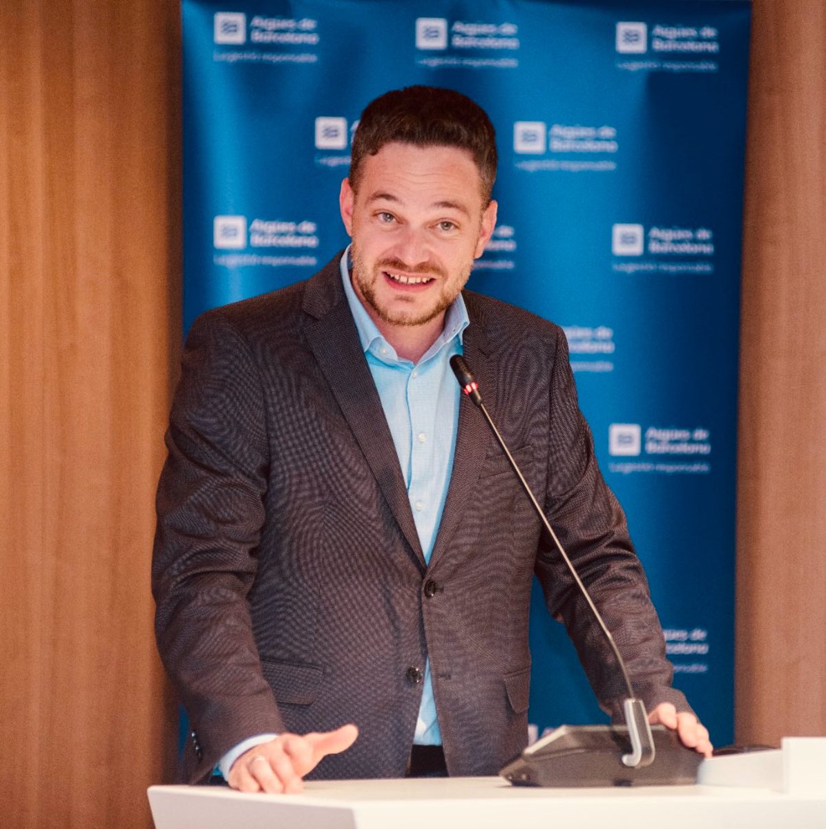 En la vida hay momentos que marcan un antes y un después. Pero si lo pensamos bien, casi siempre hay una persona detrás de esos momentos. Alguien que, sin pedir garantías, decidió confiar. Alguien que te dio una oportunidad cuando no eras aún una certeza, sino una posibilidad. Y