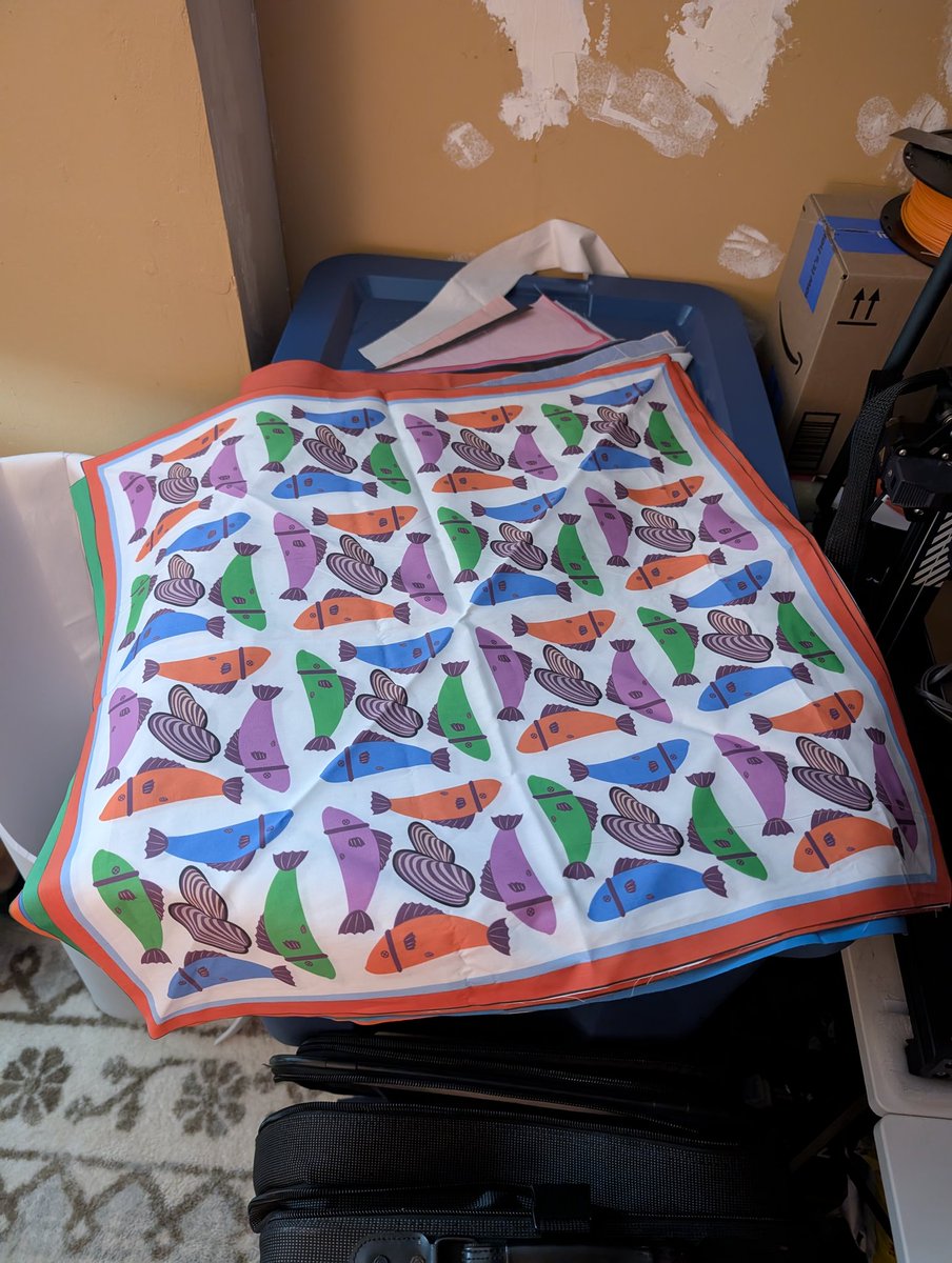 WTRsausage's tweet image. Lion and fish bandana came out great. Otter faces need resized for human size face. Will be posting a giveaway for 2 of the properly scaled ones soon :3
Back to the printer.