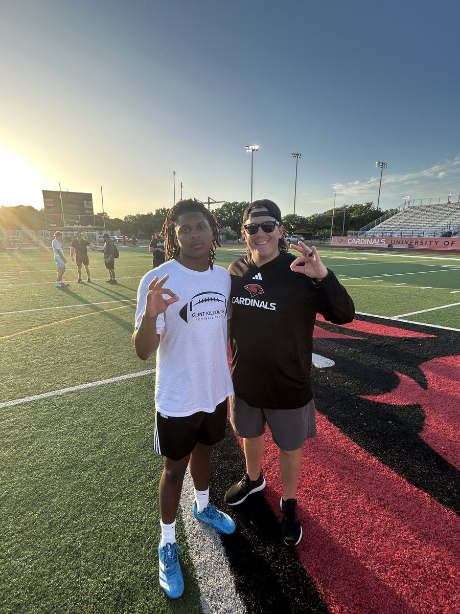 AydenTWilliams's tweet image. Had a good camp @UIWFootball . Thank you @CoachBennettUIW for coaching me up!!
@CoachBennettUIW @Coach_GSanders
@braden_strauss @jacampbe47 @Sotocats_FB @WildcatsDenSA @_RL_Martin @2MGE_ @JButler_210 @JGonzalesJr10