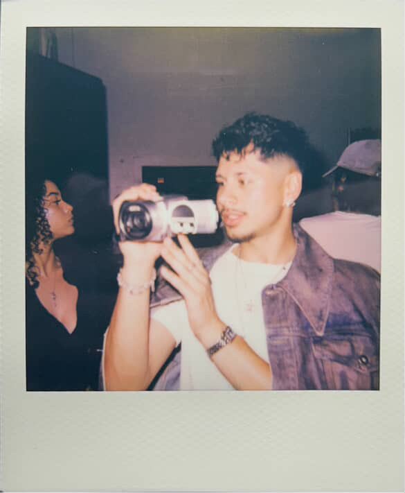 jsin_jay's tweet image. on Polaroid 🧛🏼