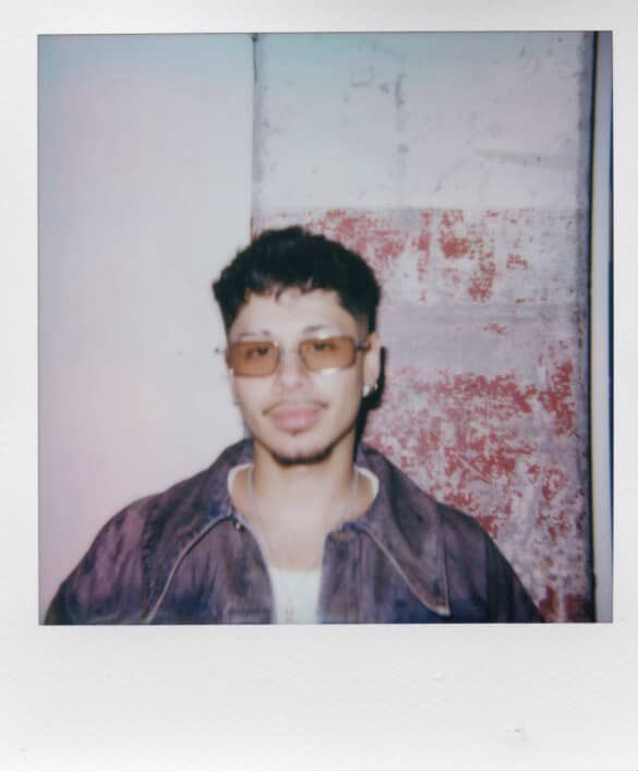 jsin_jay's tweet image. on Polaroid 🧛🏼