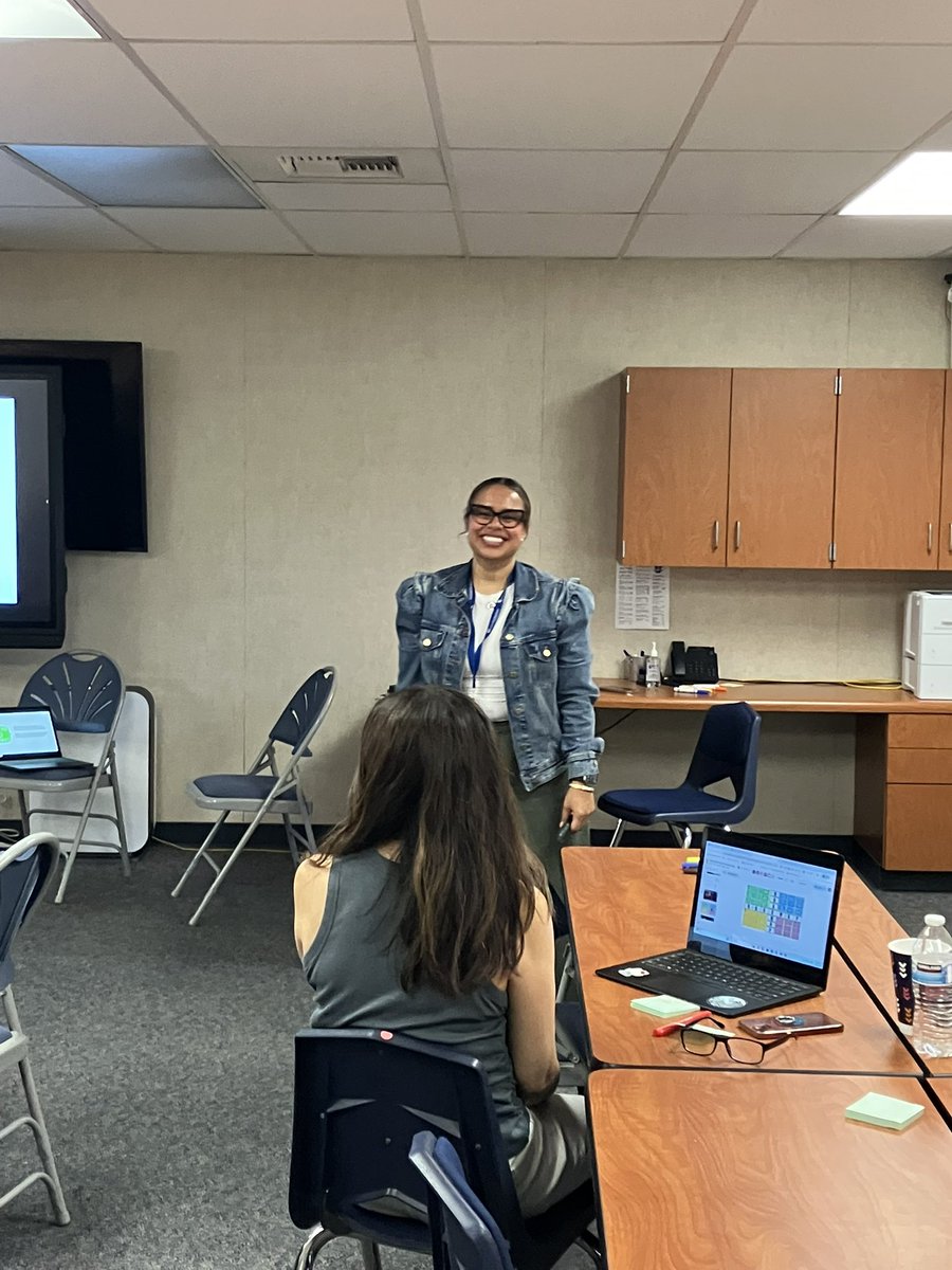 penceSBUSD's tweet image. Pence teachers are back to learning and preparing to support all of our Penguins. Thank you Ms. Flores for your leadership and dedication.  @sbusd_news @emi_sbusd #pencepenguins @Supt_SBUSD