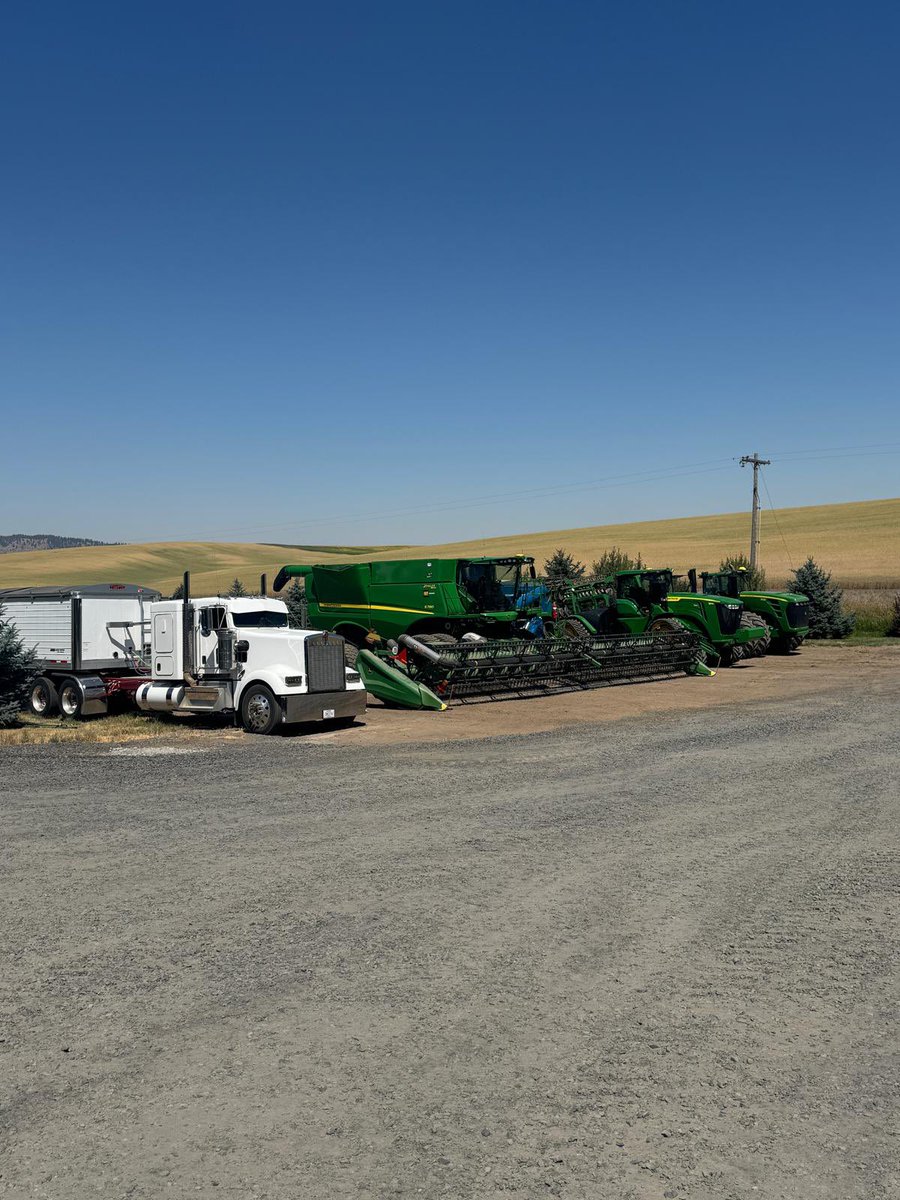 seed_terminator's tweet image. Harvest underway in the PNW 🇺🇸
Joe’s into it with his John Deere S-Series + Hillco + Seed Terminator. After 7 seasons, he says the paddocks are looking pretty clean 👌
#Harvest2025 #SeedTerminator #JohnDeere #Hillco #HWSC #USAAg
