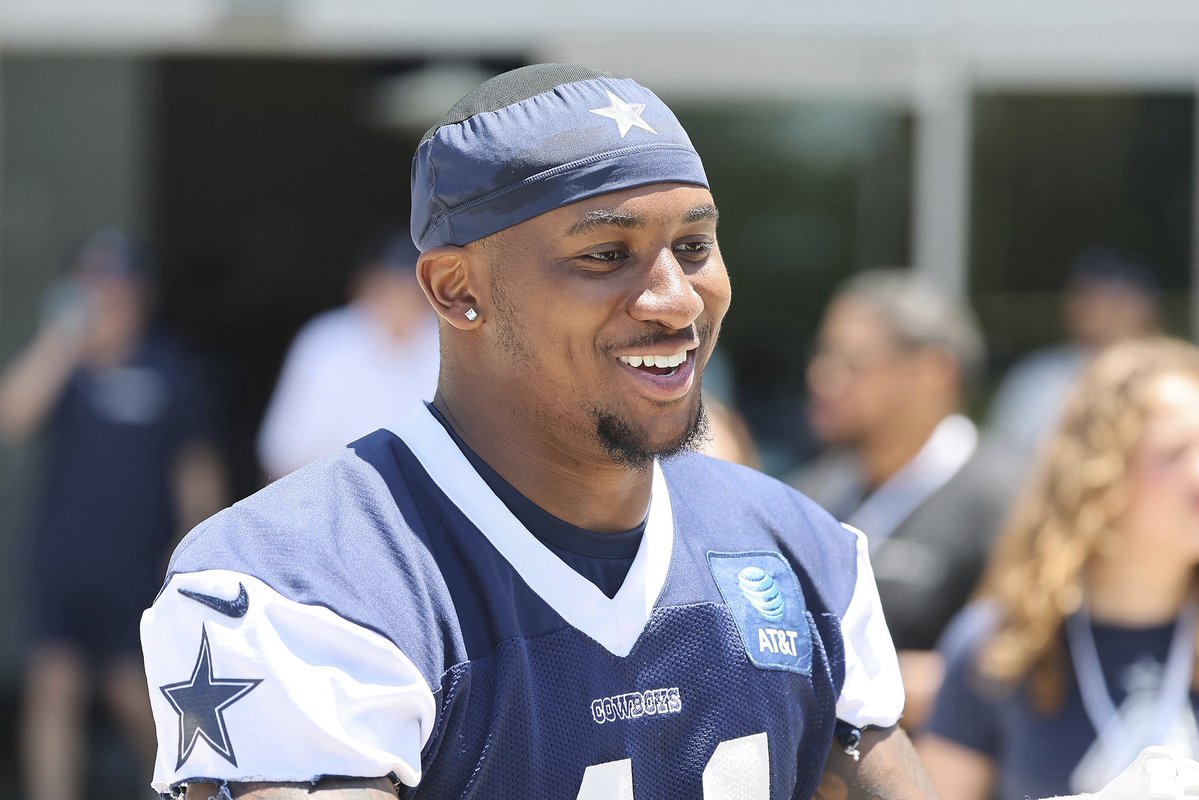 Mike Garafolo (@mikegarafolo) on Twitter photo Another second-round pick deal done: The #Cowboys agreed to terms with DE Donovan Ezeiruaku on his rookie deal, sources tell me and <a href="/RapSheet/">Ian Rapoport</a>. The 44th overall pick gets 38 percent of the fourth year of the deal guaranteed in a deal negotiated by <a href="/AndreOdom/">Certifiedadvisor</a> of <a href="/AthletesFirst/">Athletes First</a>. Another second-round pick deal done: The #Cowboys agreed to terms with DE Donovan Ezeiruaku on his rookie deal, sources tell me and <a href="/RapSheet/">Ian Rapoport</a>. The 44th overall pick gets 38 percent of the fourth year of the deal guaranteed in a deal negotiated by <a href="/AndreOdom/">Certifiedadvisor</a> of <a href="/AthletesFirst/">Athletes First</a>.