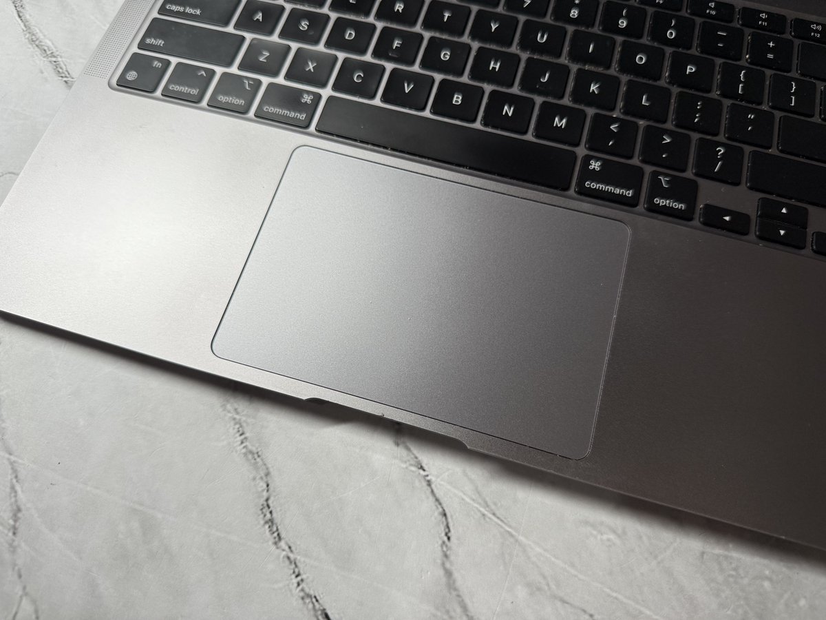 bhaguz_403's tweet image. Lanjuut dijual spek langka nih MBA M1 16GB RAM! 😍💻
Permisi gaes mau jual MBA M1 512/16. Warna Space Gray kelengkapan unit + charger. Kirim2 aman tenang aja dijamin aman. Bodi ada lecet dikit kasih case aja beres.
Harga 9,8 juta aja bungkuuus. Minat cuss DM ya. Bantu RT gaes…