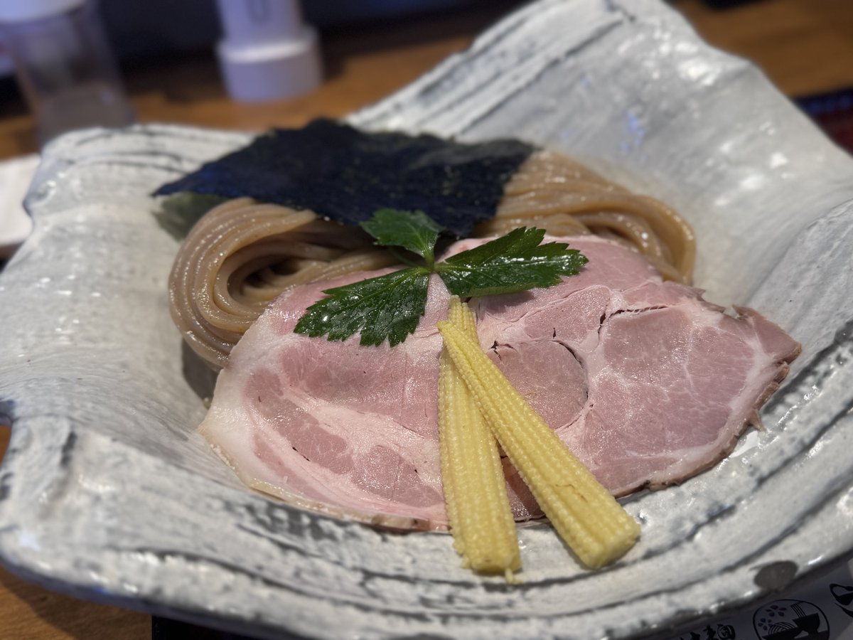 ke4i4se0i31009's tweet photo. お昼は #sumile ののどぐろつけ麺🍜
濃かった
めっちゃ美味かった😋
満腹で寝てしまいそう_(¯꒳¯ _ )スヤァ... https://t.co/1rh4fQCVtZ