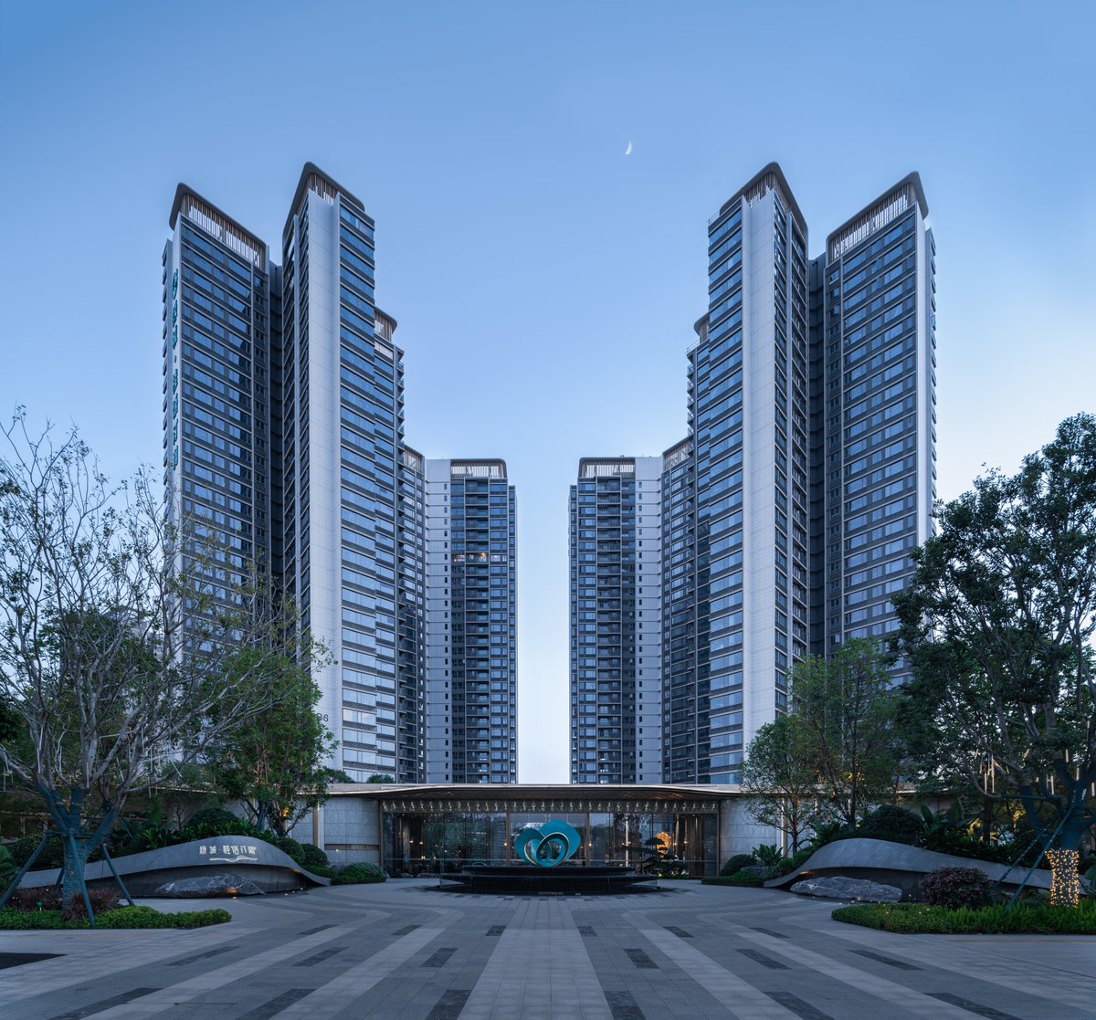 GLA_Design_2010's tweet photo. GLA's work｜Completed☑️

💡Guiyu Tinglan
📍Guangzhou, Guangdong, China
📐GFA: 256800㎡
📷Photography: GLA Architects

#ArchitectureDesign #GuangzhouLiving #RiversideApartment #UrbanDesign #FuturisticFaçade #SharedLivingPlatform https://t.co/CxAQCIvrJt