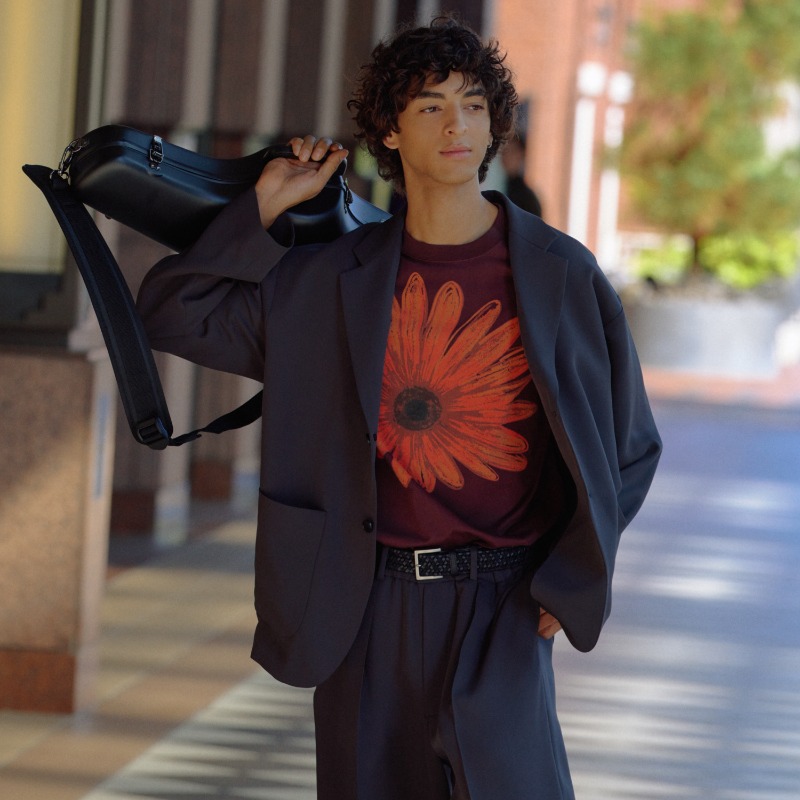 PaulSmithJAPAN's tweet photo. 次世代のテイストメイカーに向けた取り組み『JAPAN LIMITED PROJECT』より、アパレルカプセルコレクションが登場。
ミニマルなルックスに、細部までこだわったデザインと快適な着心地を兼ね備えた、モダンなコレクションをチェックして。
#PSPaulSmith #japanlimitedproject