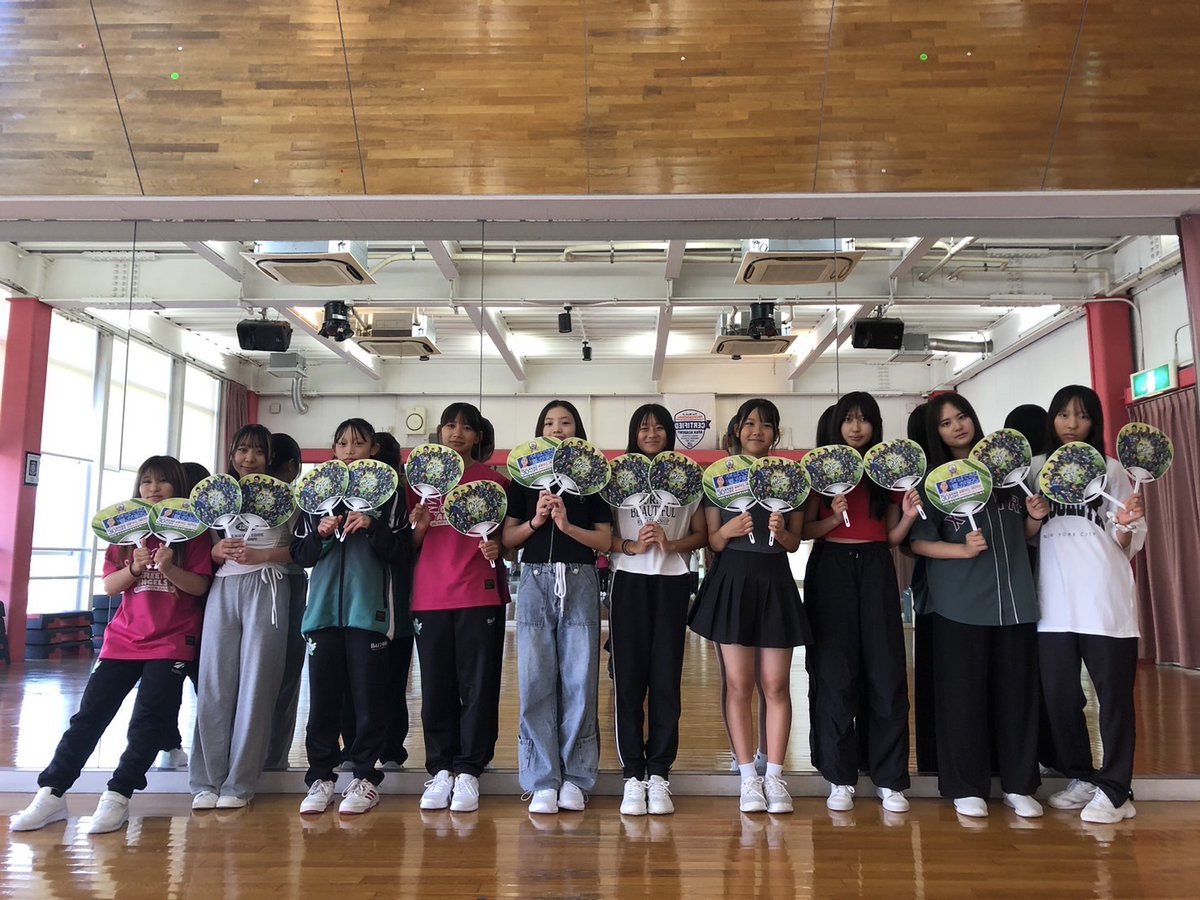 志門塾さんより、うちわをご協賛いただきました☺️🌻！ いつもありがとうございます✨

#グリーンエンジェルズ
#FC岐阜 
#志門塾
#やればできる夏