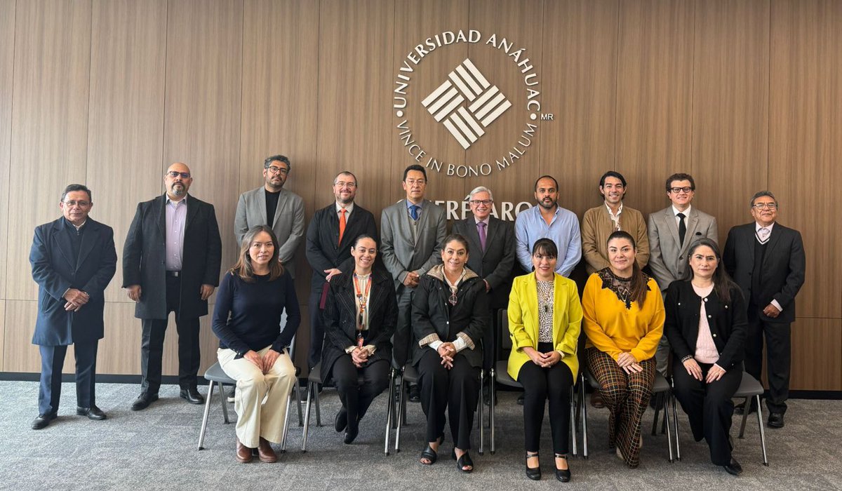 Hoy concluye nuestro Primer Coloquio de Investigación 🔎 <a href="/anahuacqro/">U. Anáhuac Querétaro</a> <a href="/InvestigaQro/">Centro de Investigación Anáhuac Querétaro</a> . Muchas gracias a nuestro Rector <a href="/RectorAnahuacQr/">Rector Anáhuac Qro</a> y vicerrector académico Mtro. Jaime Durán, por el apoyo para generar grandes proyectos 🔎🧬🔬🧪🔭⚗️⚖️