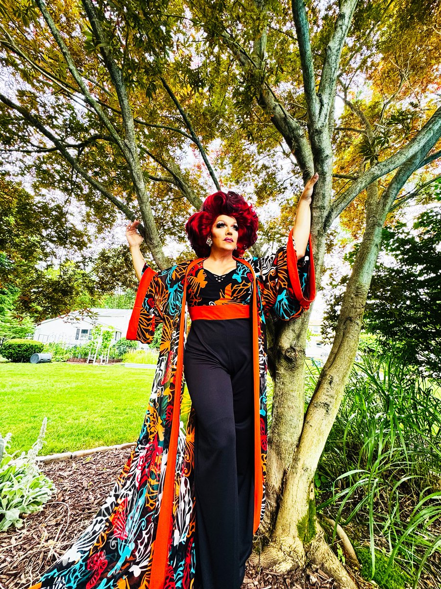 KashaDavis's tweet image. Backyard modeling. ✨💐 Photos by Mr Davis @StevenLevins