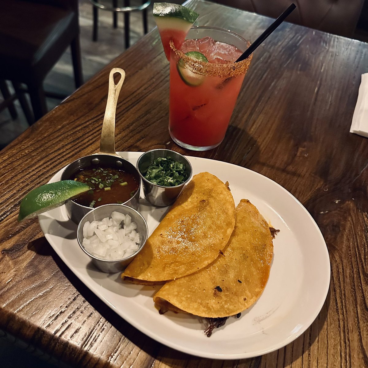 2Two_Nice's tweet image. Birria Tacos… 🌮🍹